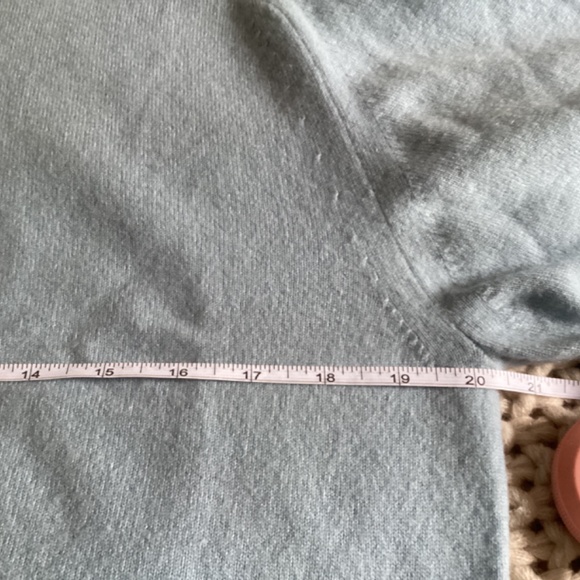 Vince 100% cashmere sweater - Picture 3 of 3